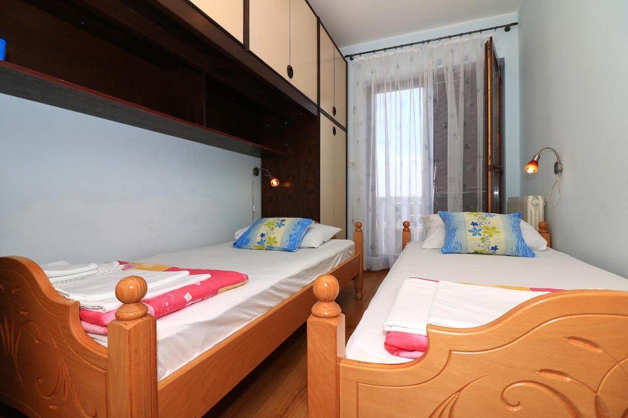 Apartments With A Parking Space Jezera, Murter - 5079 Bagian luar foto